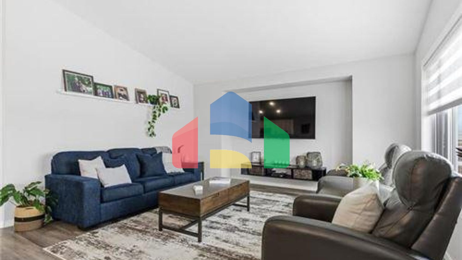 Residential - Single Family Home - Winnipeg, Canada - Canada