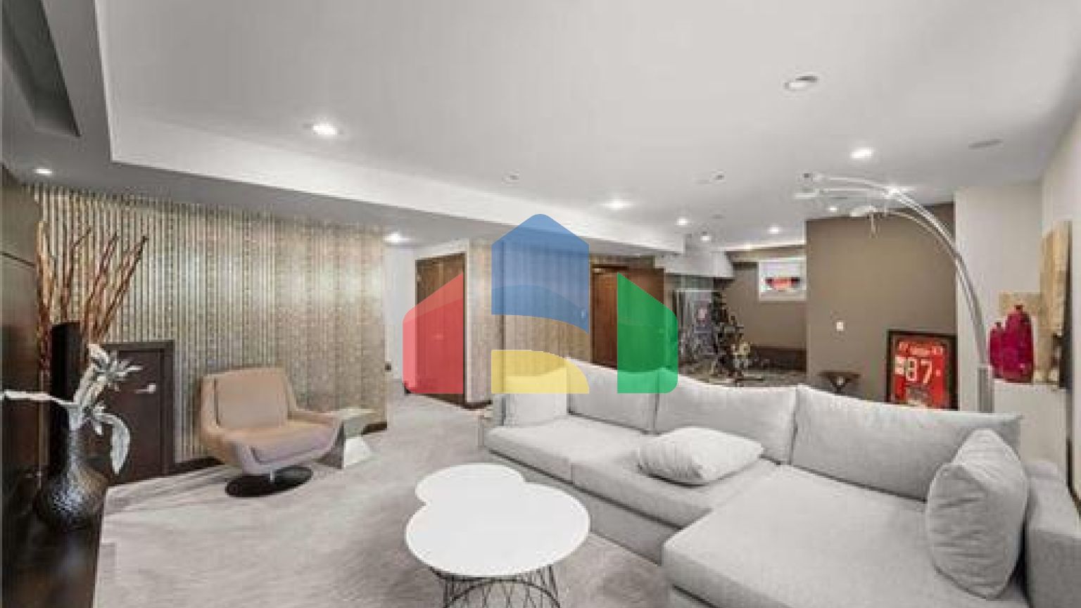 Residential - Single Family Home - Winnipeg, Canada - Canada