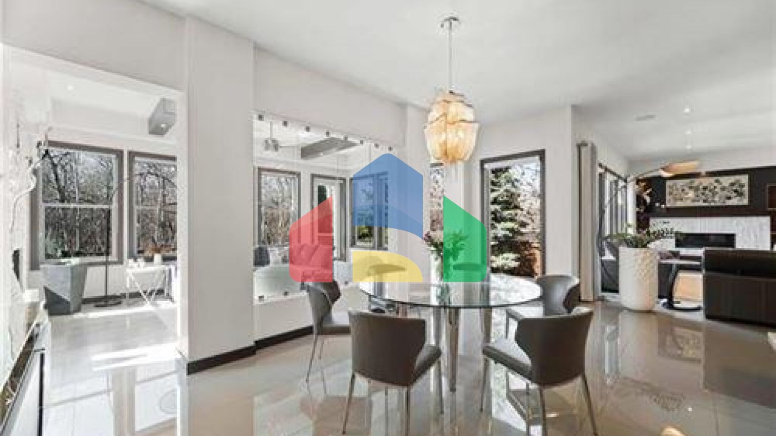 Residential - Single Family Home - Winnipeg, Canada - Canada