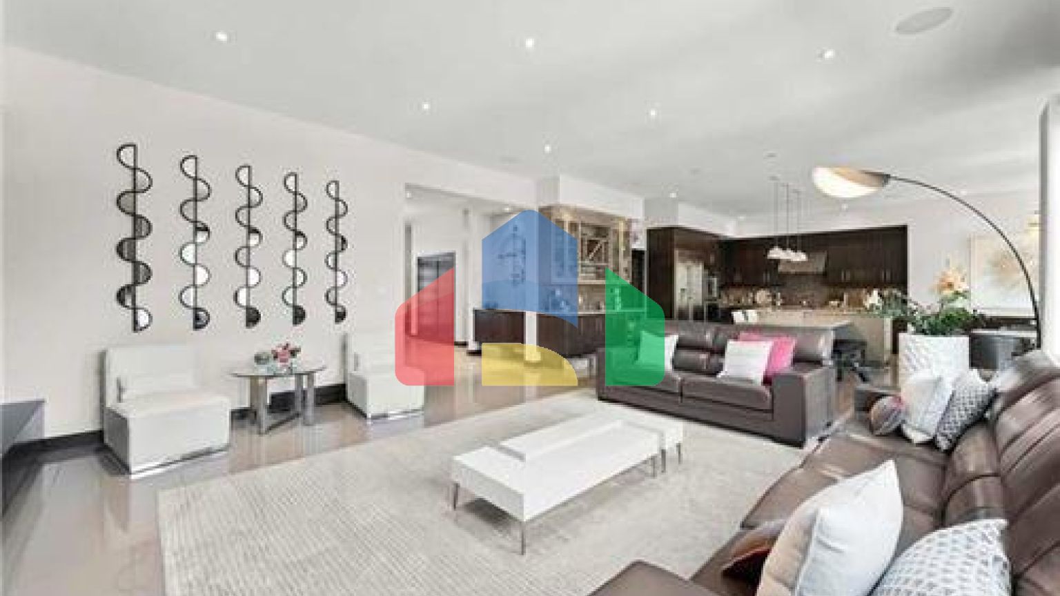 Residential - Single Family Home - Winnipeg, Canada - Canada