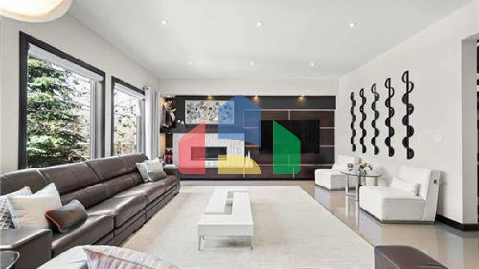 Residential - Single Family Home - Winnipeg, Canada - Canada