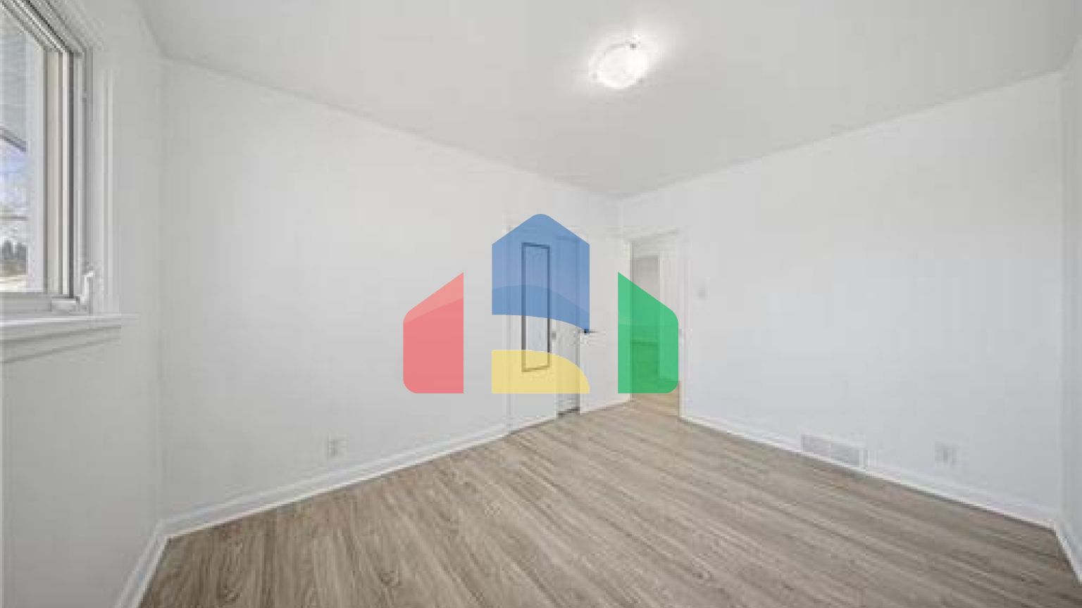 Residential - Single Family Home - Winnipeg, Canada - Canada