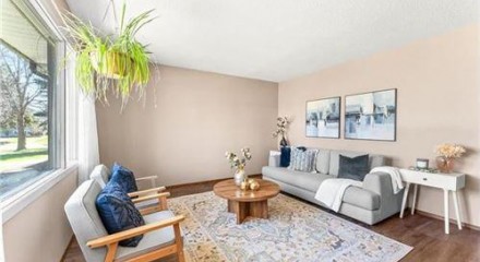 Residential - Single Family Home - Winnipeg, Canada - Canada