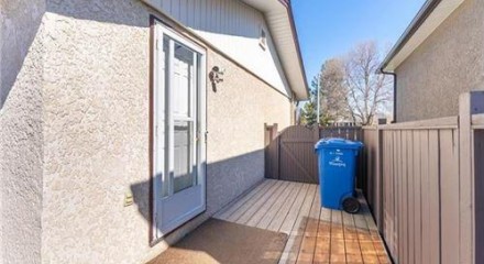 Residential - Single Family Home - Winnipeg, Canada - Canada