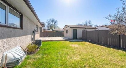 Residential - Single Family Home - Winnipeg, Canada - Canada