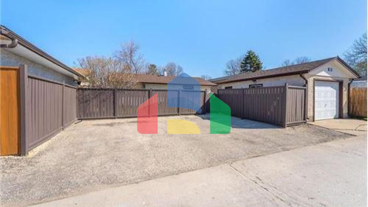 Residential - Single Family Home - Winnipeg, Canada - Canada