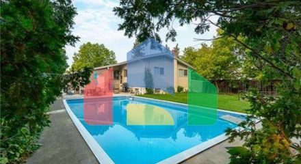 Residential - Single Family Home - Winnipeg, Canada - Canada