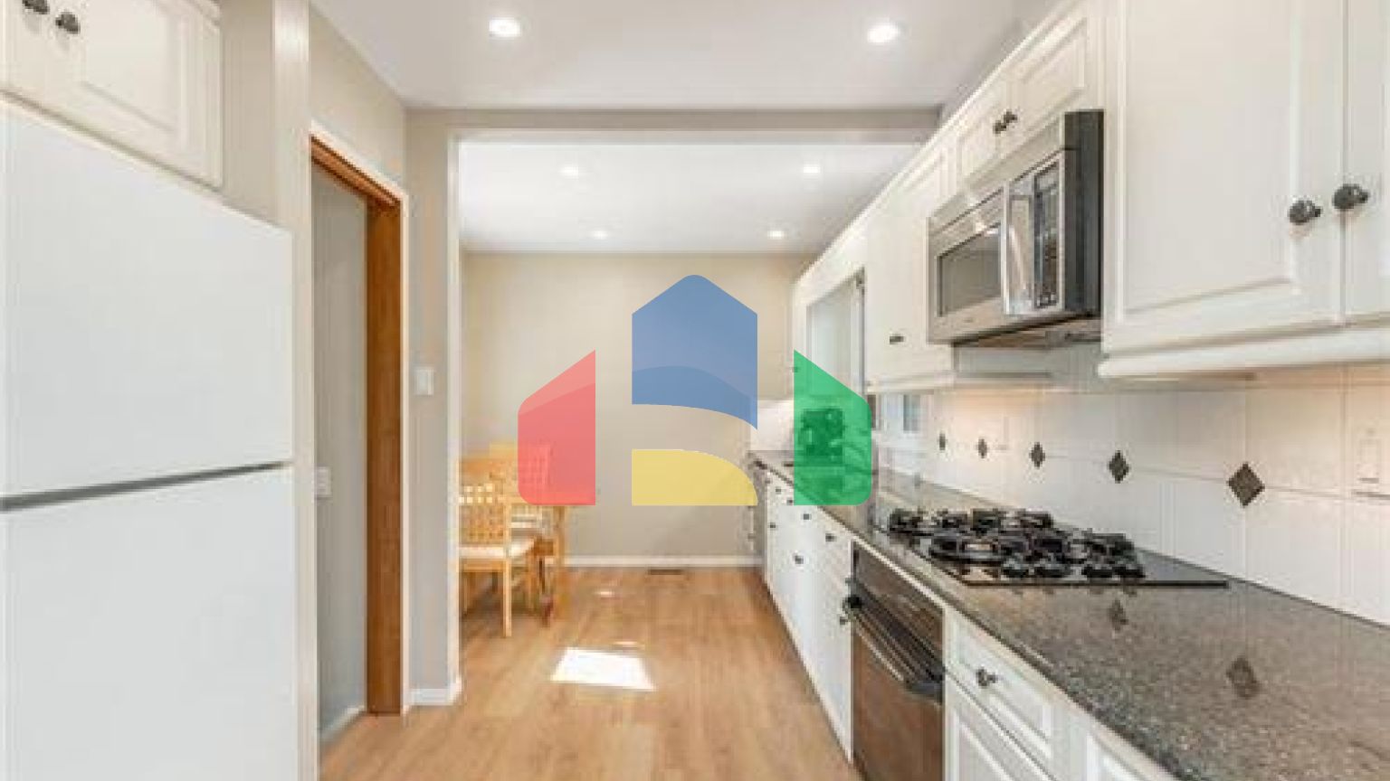 Residential - Single Family Home - Winnipeg, Canada - Canada