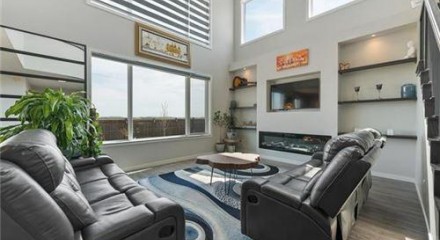 Residential - Single Family Home - Winnipeg, Canada - Canada