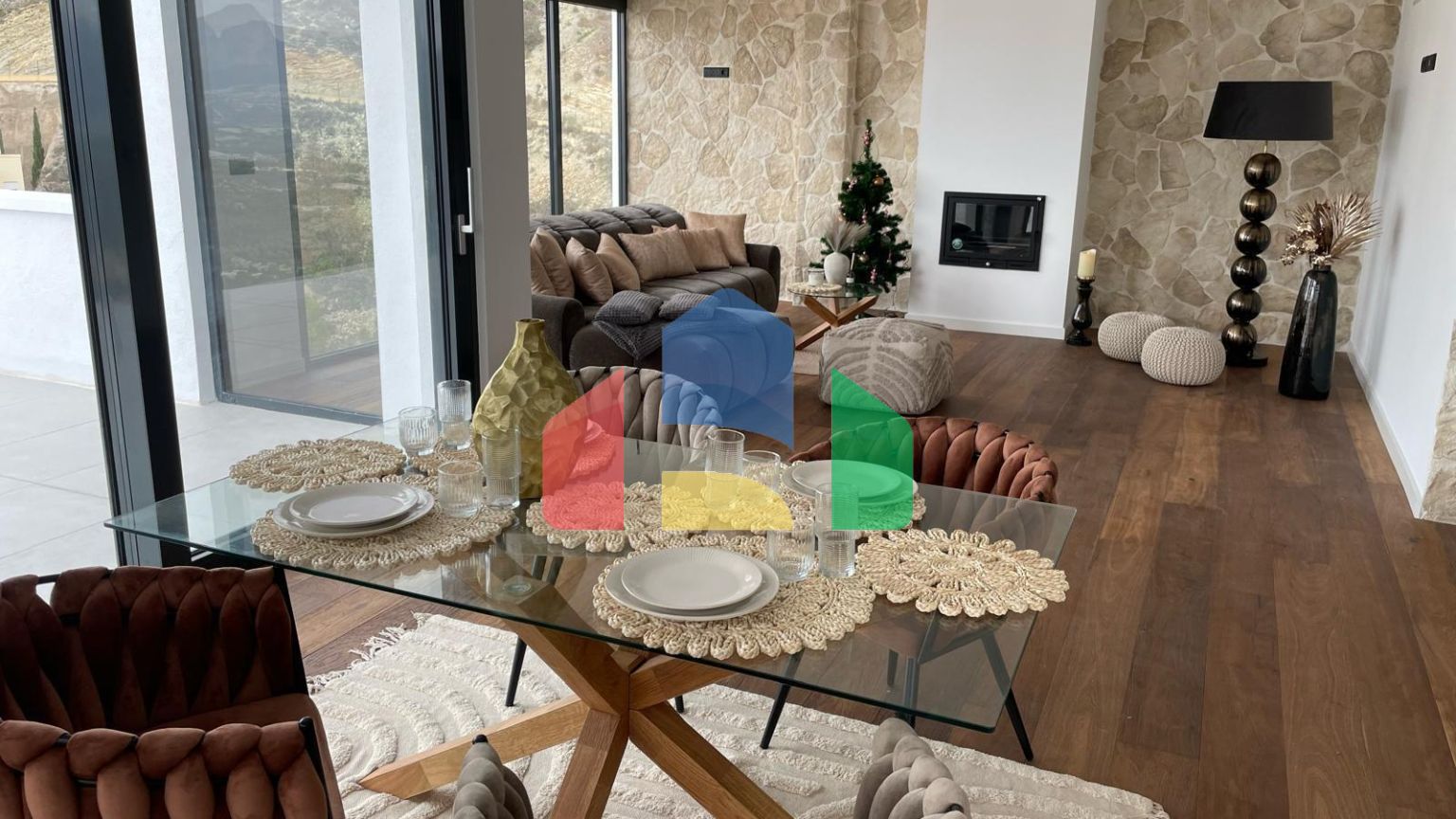 Отремонтированные виллы класса люкс с панорамными видами в Сьерра-де-Альтеа