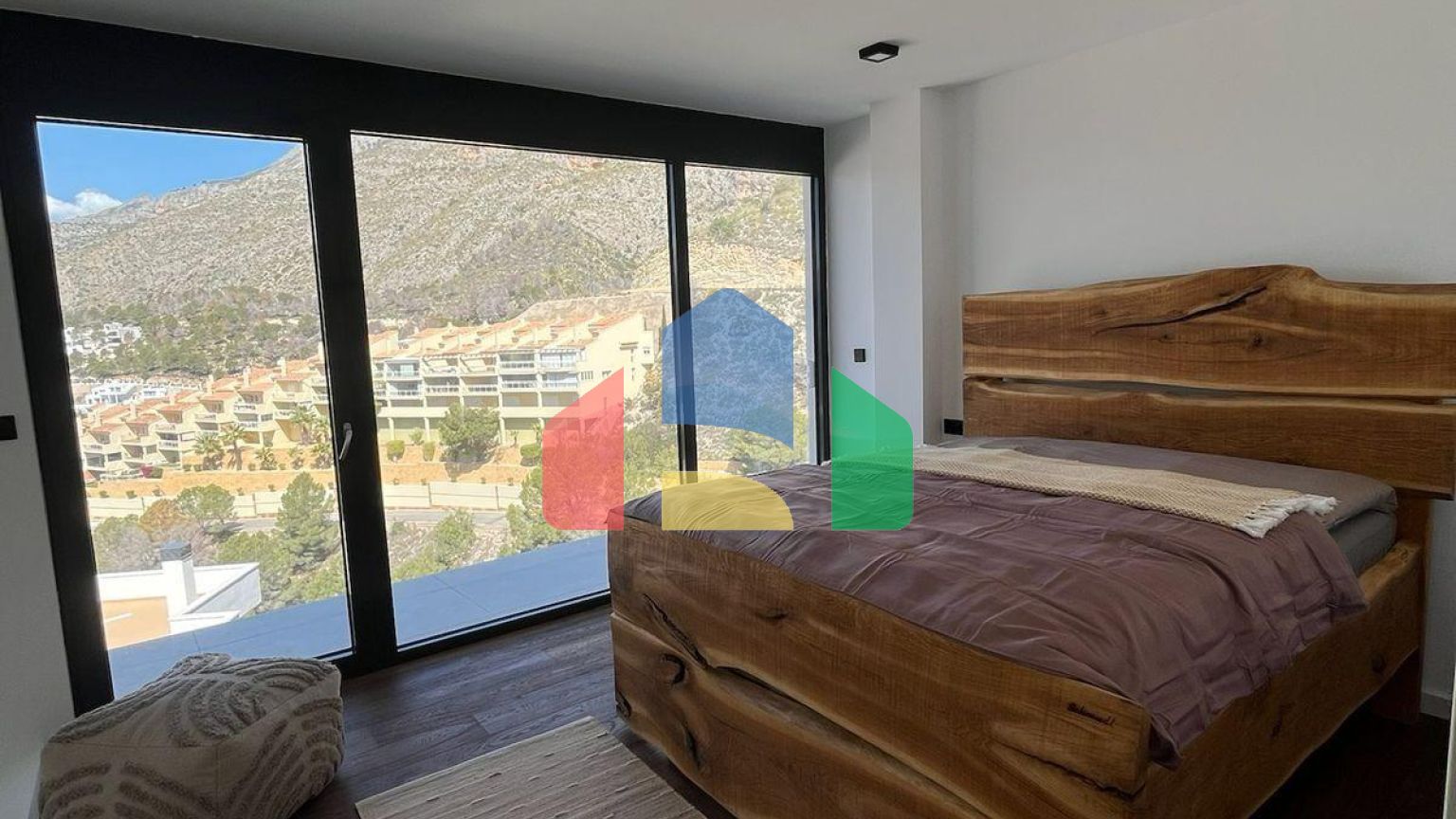 Отремонтированные виллы класса люкс с панорамными видами в Сьерра-де-Альтеа