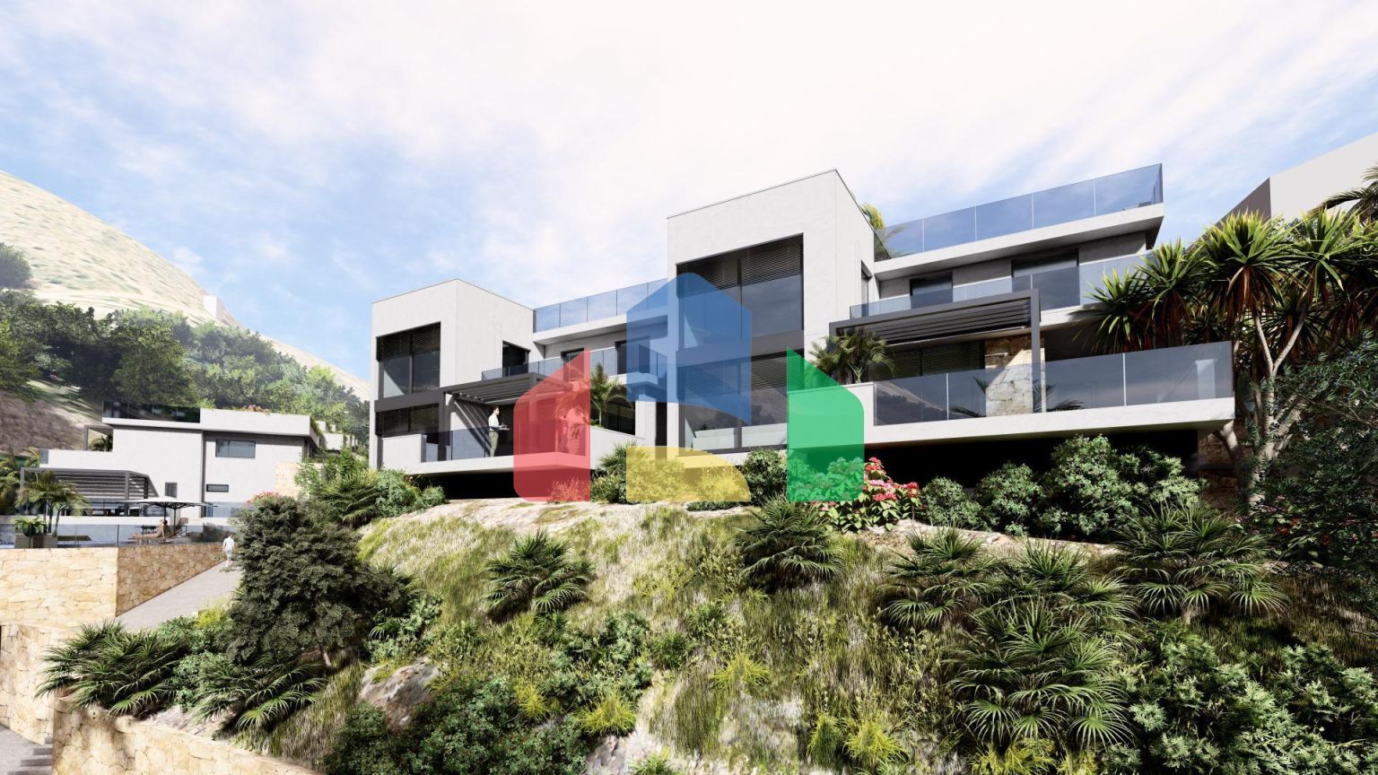 Отремонтированные виллы класса люкс с панорамными видами в Сьерра-де-Альтеа