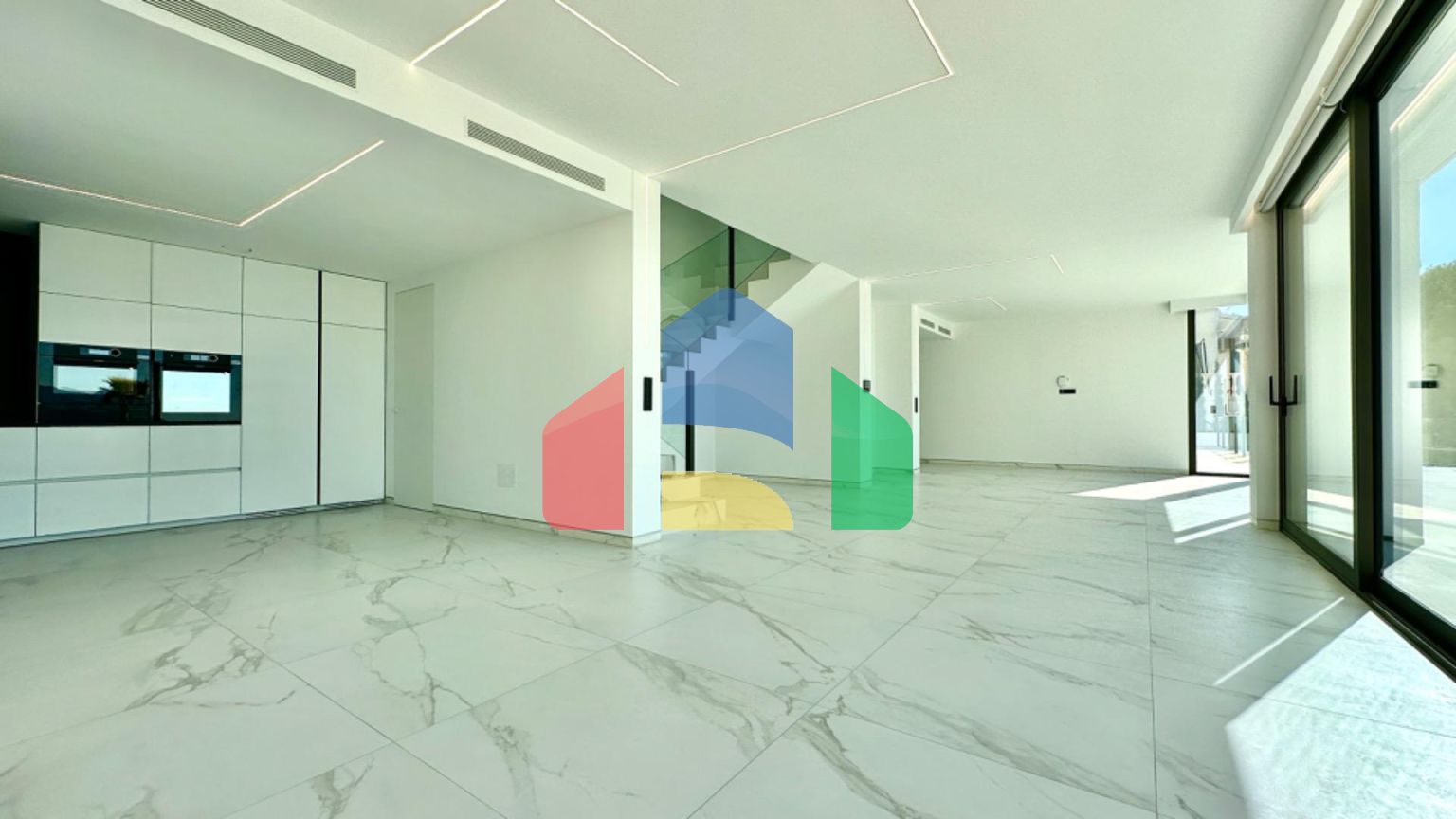 РОСКОШНАЯ ВИЛЛА В АЛЬТЕА ХИЛЛС