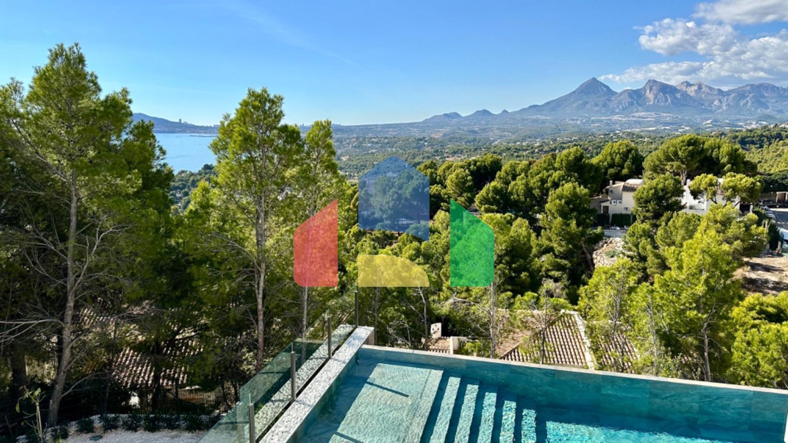 РОСКОШНАЯ ВИЛЛА В АЛЬТЕА ХИЛЛС