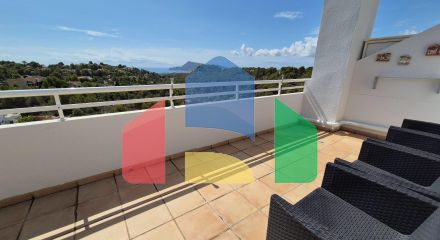 Bright penthouse wthe a sea view!