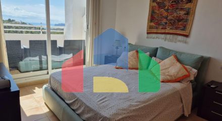 Bright penthouse wthe a sea view!