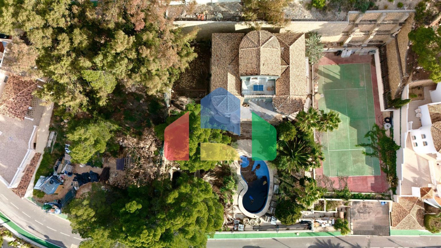 Средиземноморская роскошь в Altea Hills: эксклюзивная недвижимость с потрясающими видами и уникальны