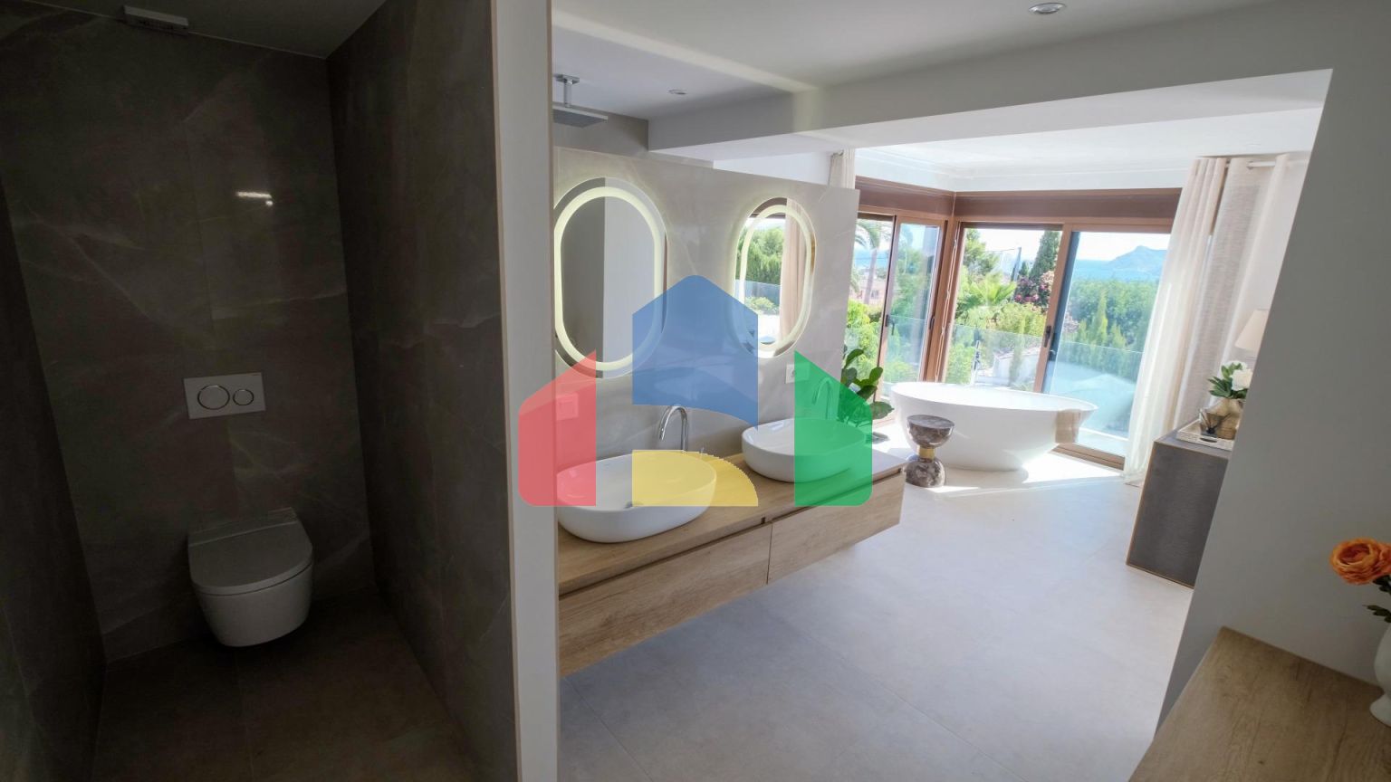 «Потрясающая вилла с живописным видом на море и долину в Альтее»