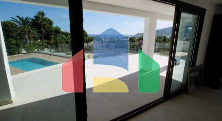 «Потрясающая вилла с живописным видом на море и долину в Альтее» «Потрясающая вилла с живописным видом на море и долину в Альтее»