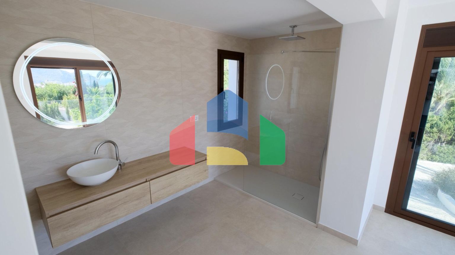 «Потрясающая вилла с живописным видом на море и долину в Альтее»