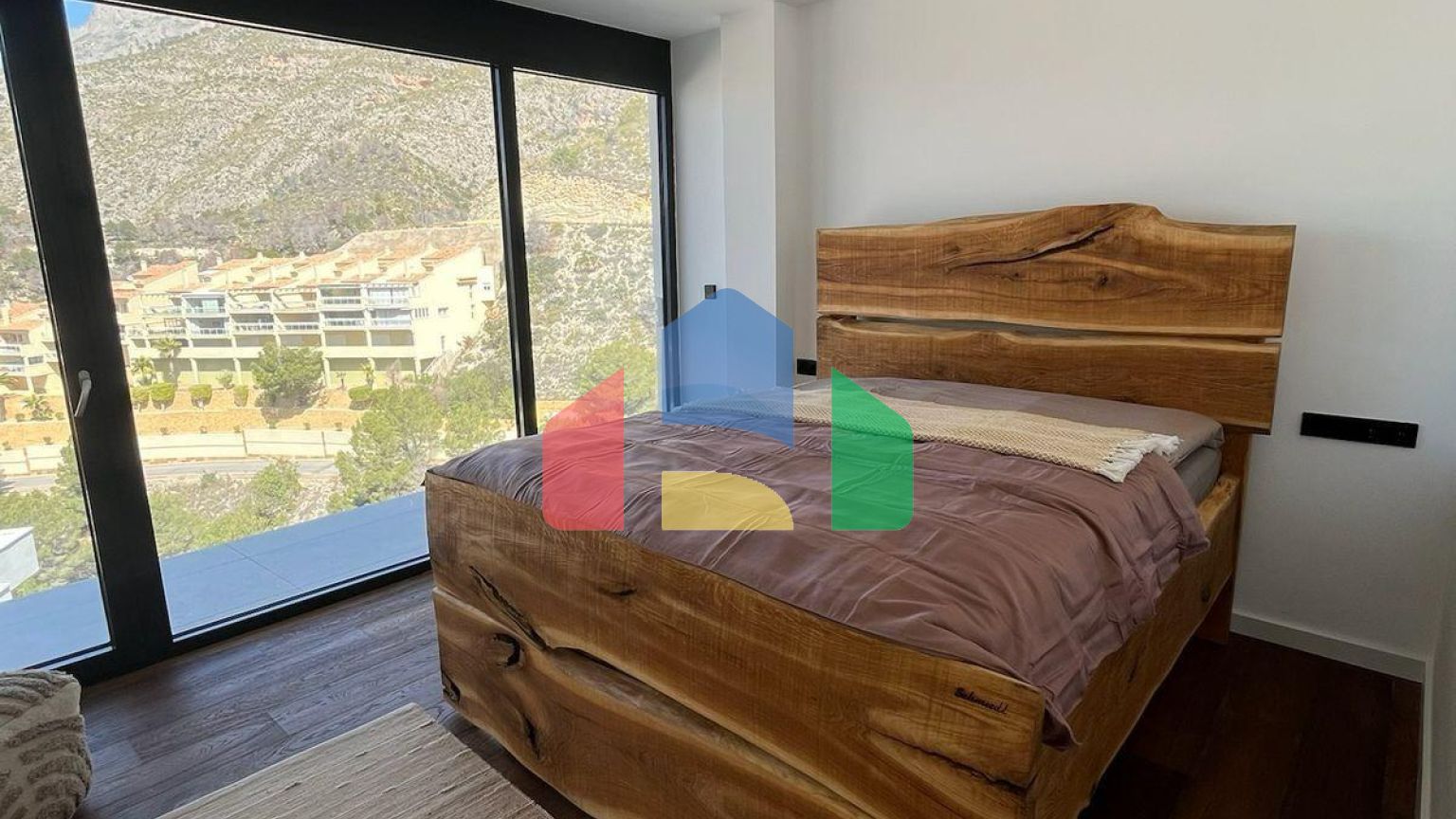 Отремонтированные виллы класса люкс с панорамными видами в Сьерра-де-Альтеа