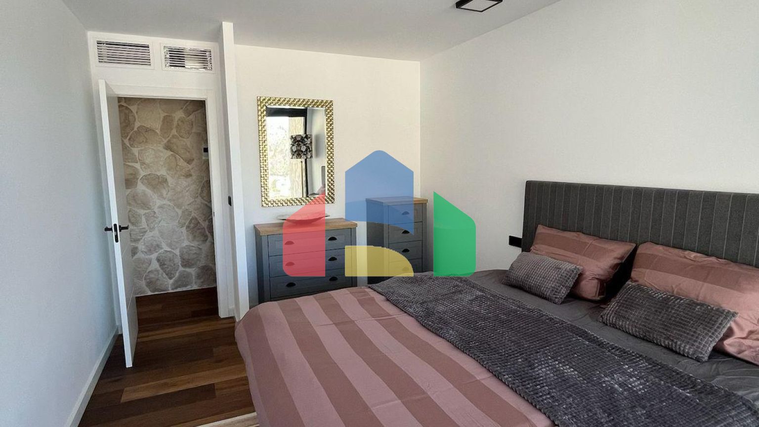 Отремонтированные виллы класса люкс с панорамными видами в Сьерра-де-Альтеа