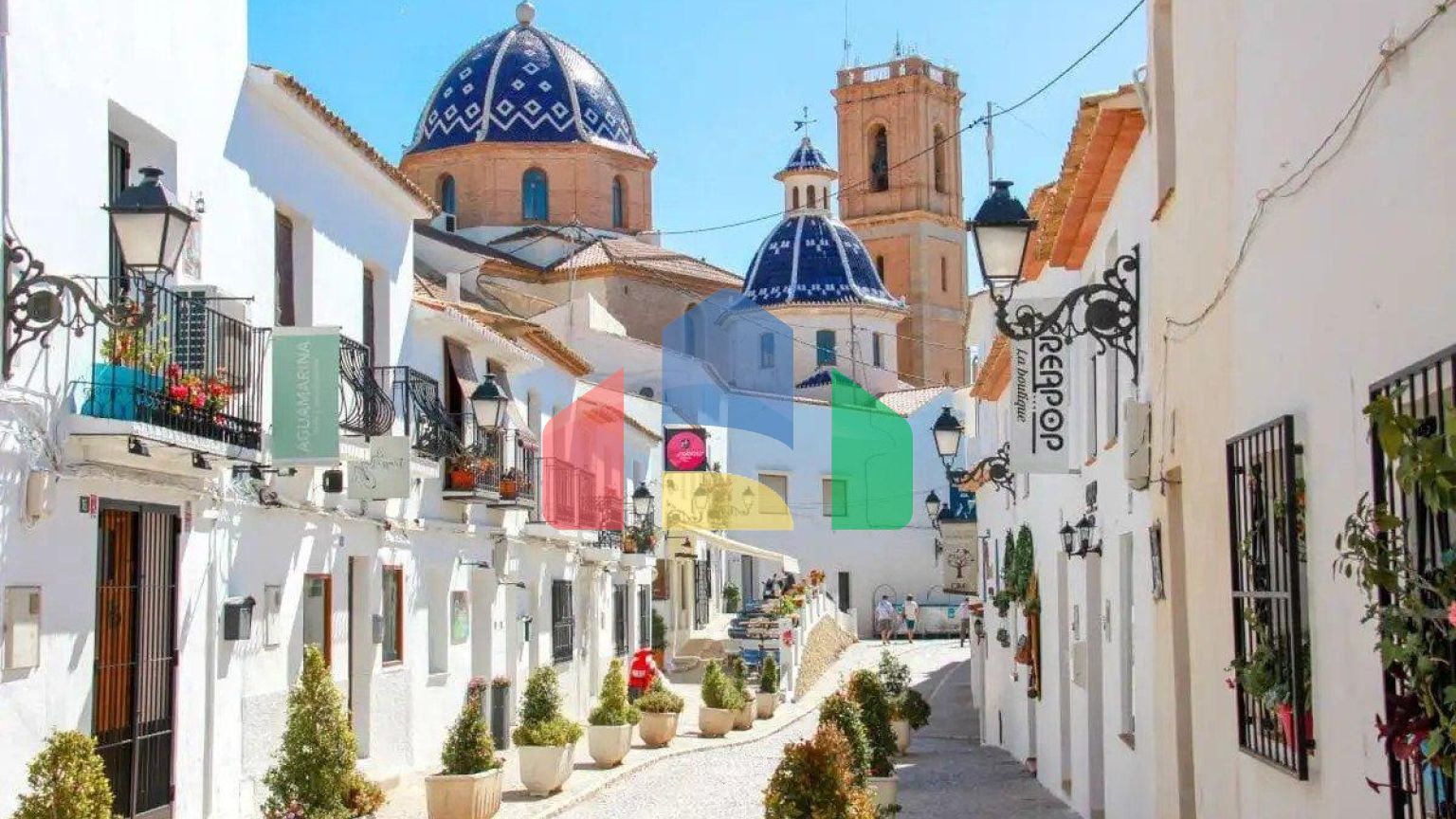 РОСКОШНАЯ ВИЛЛА В АЛТЕА ХИЛЛС