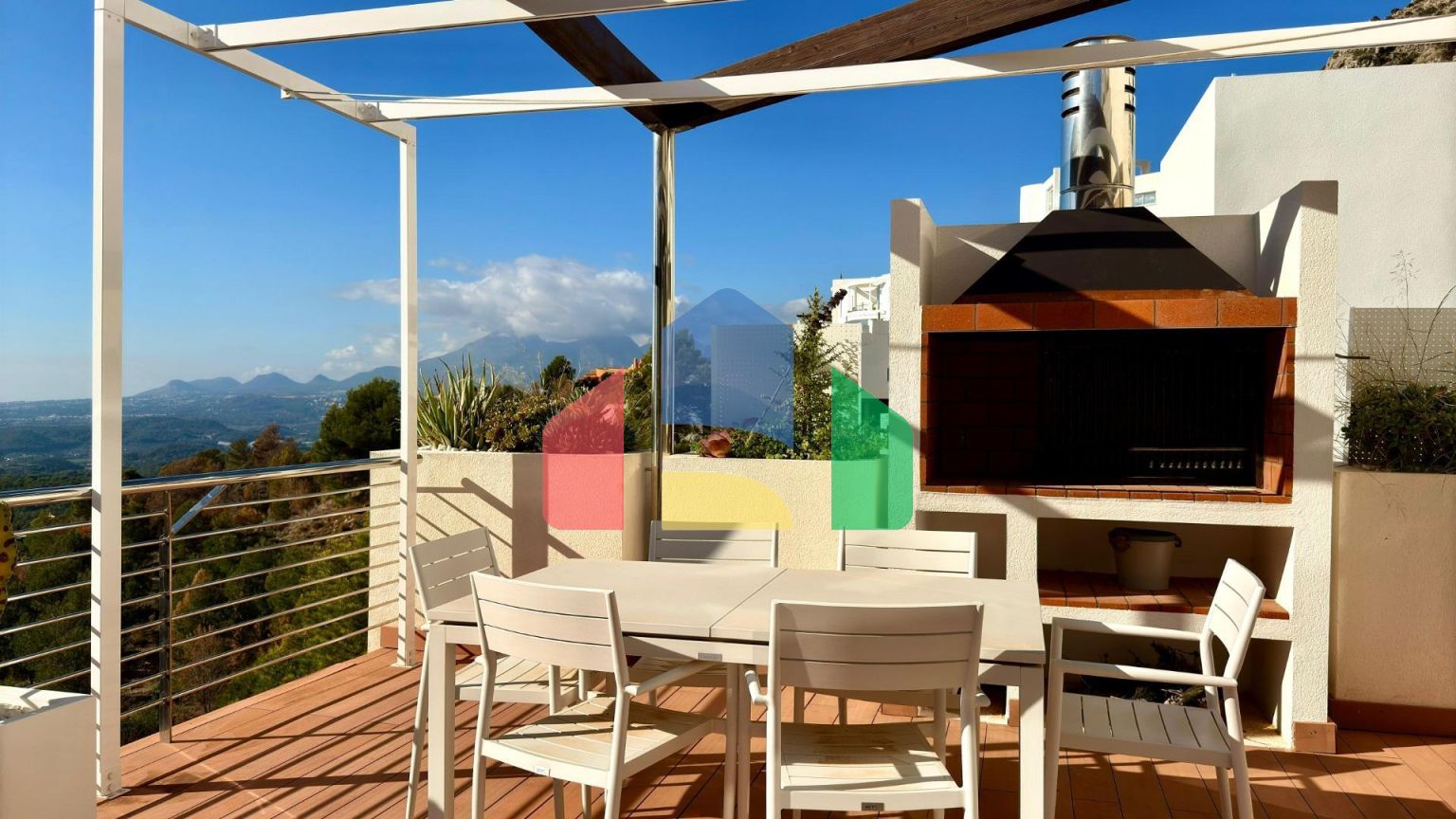 Элегантная вилла в Альтеа ла Велья с видом на море