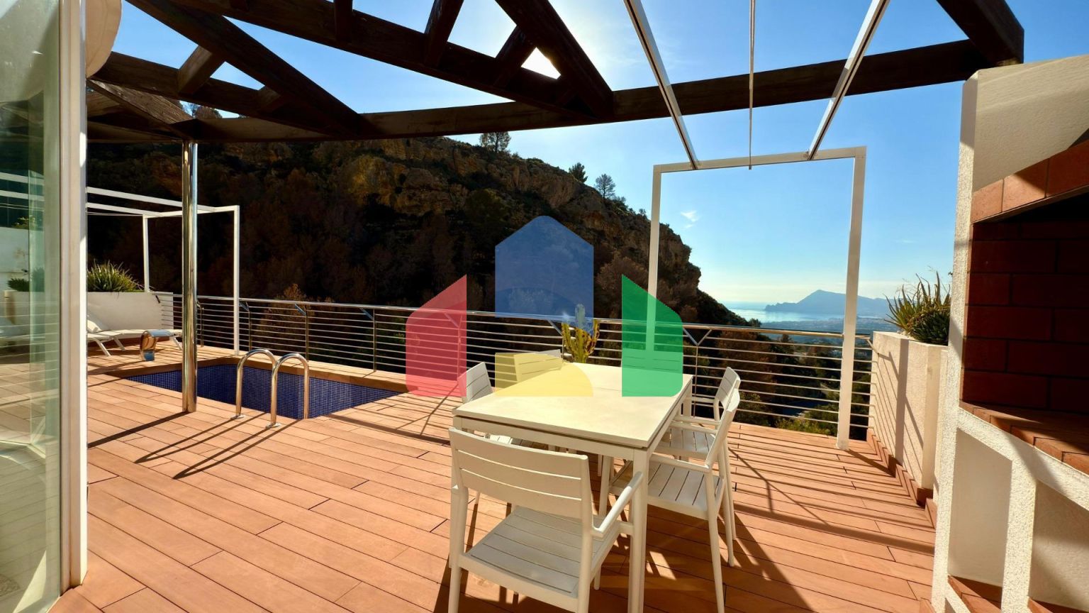 Элегантная вилла в Альтеа ла Велья с видом на море