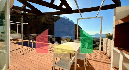 Элегантная вилла в Альтеа ла Велья с видом на море