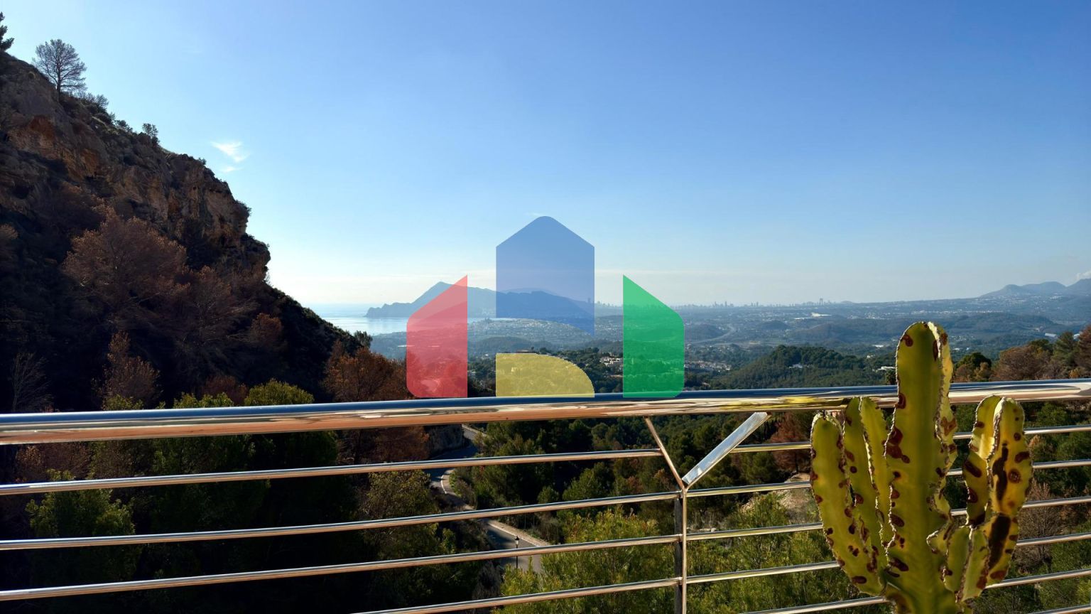 Элегантная вилла в Альтеа ла Велья с видом на море