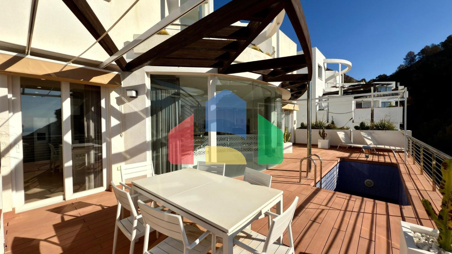 Элегантная вилла в Альтеа ла Велья с видом на море