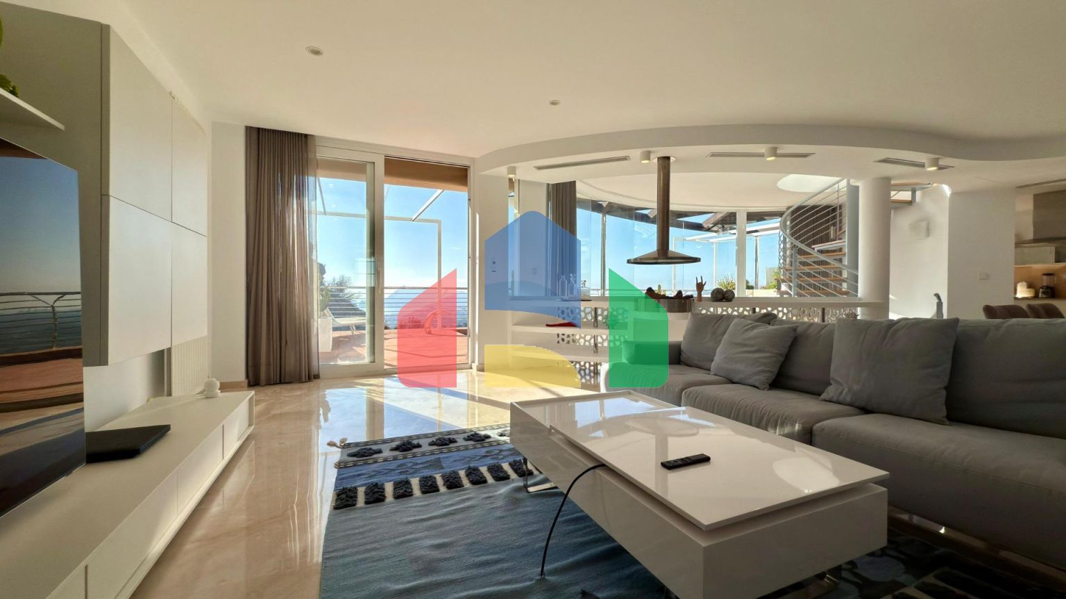 Элегантная вилла в Альтеа ла Велья с видом на море