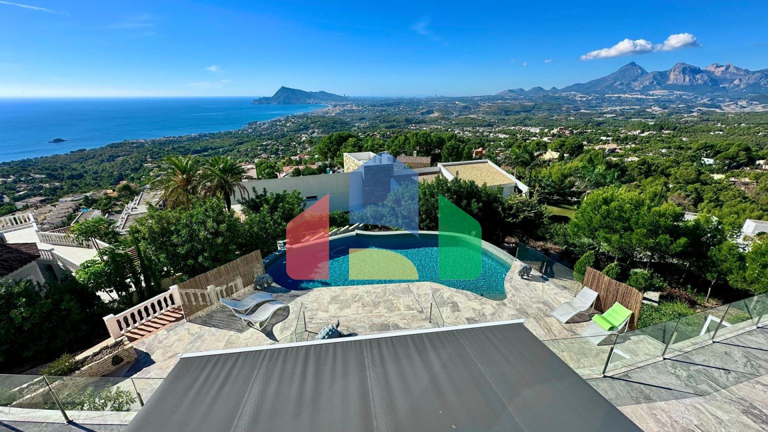 Элегантная вилла с видом на море и Альтеа-ла-Велья