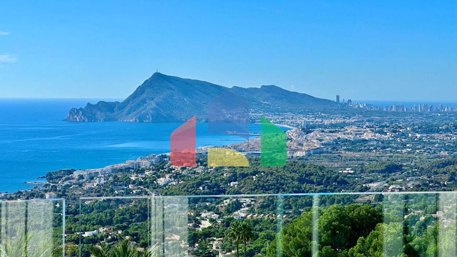 Элегантная вилла с видом на море и Альтеа-ла-Велья