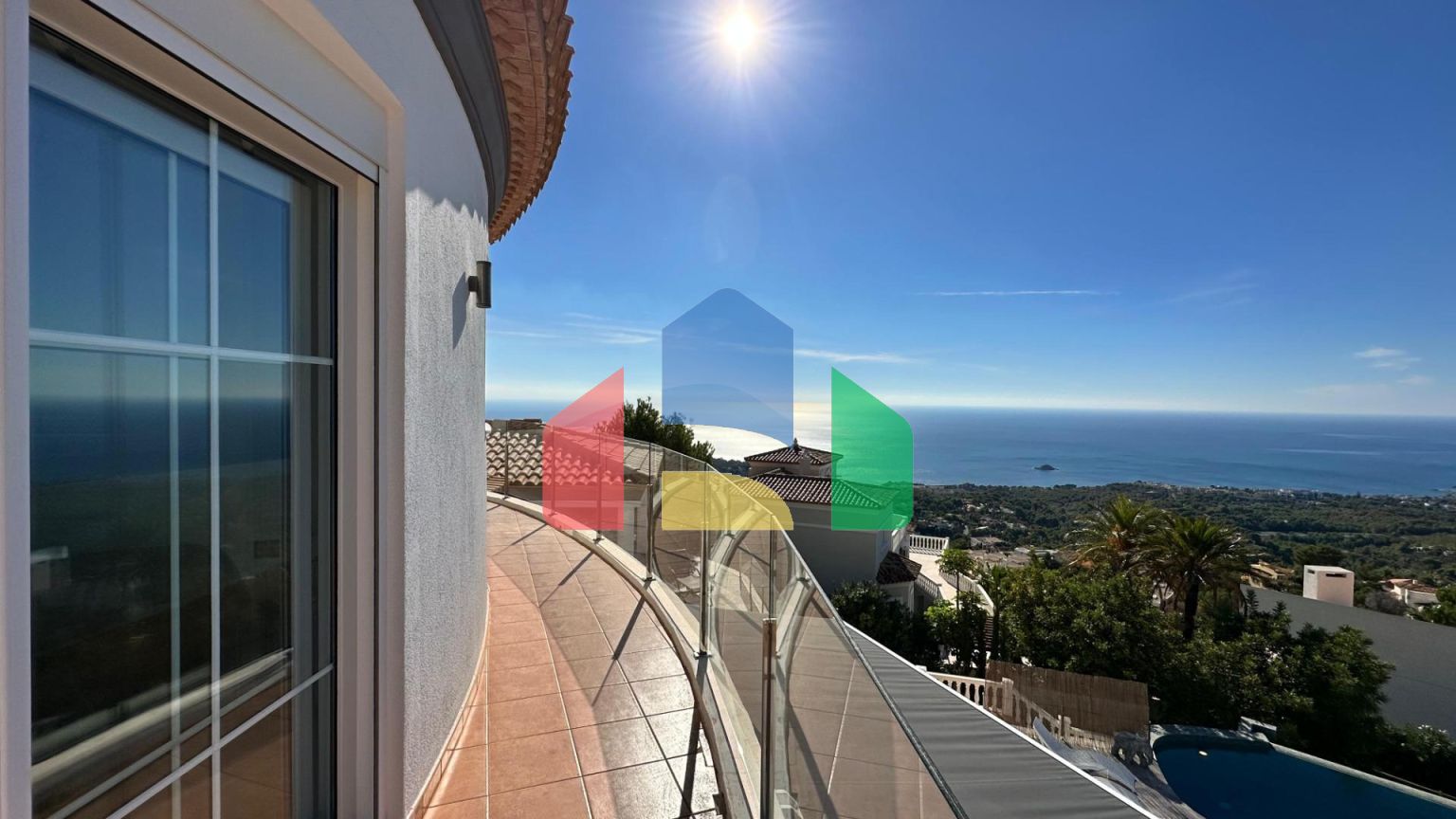 Элегантная вилла с видом на море и Альтеа-ла-Велья