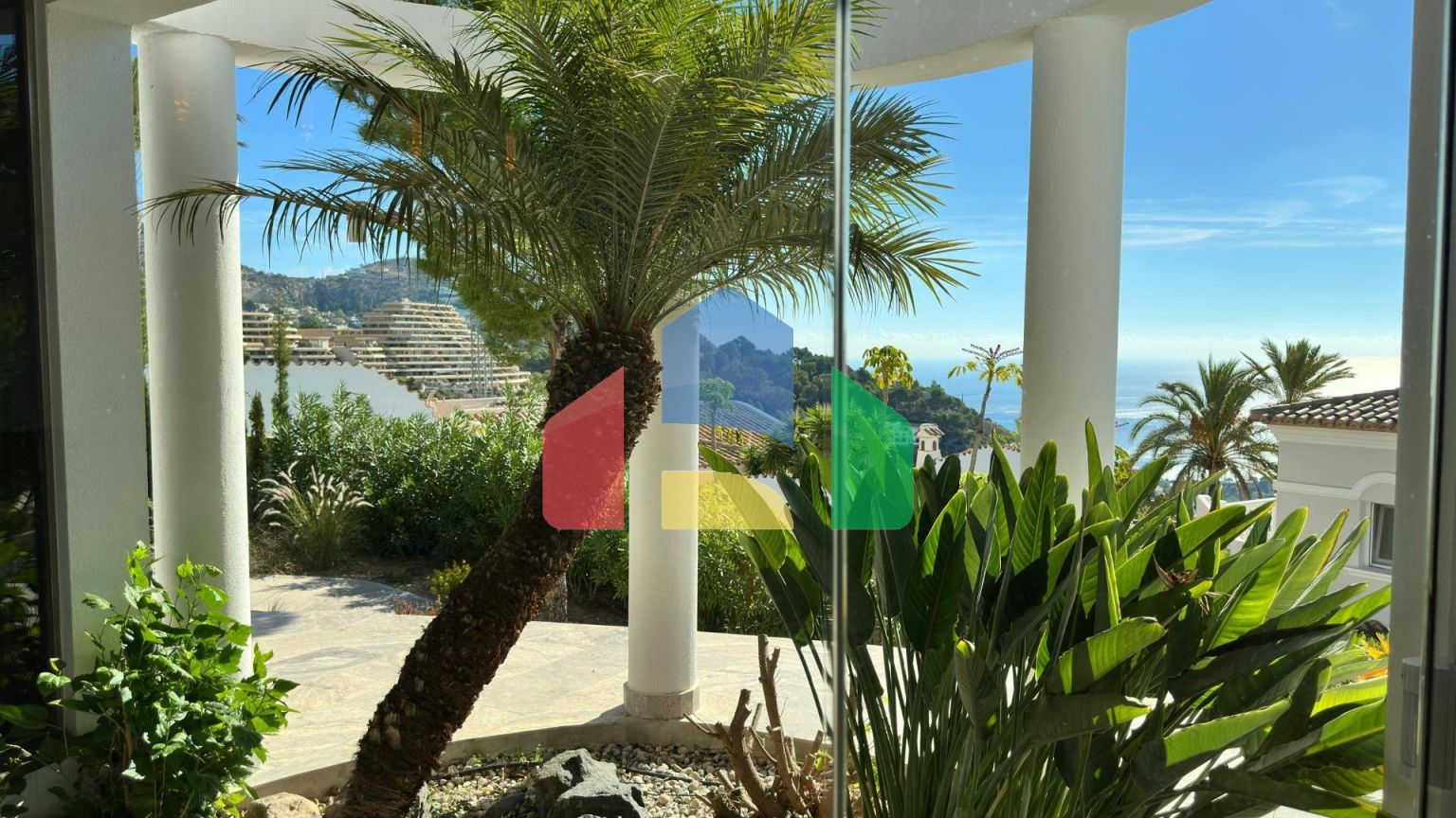 Элегантная вилла с видом на море и Альтеа-ла-Велья