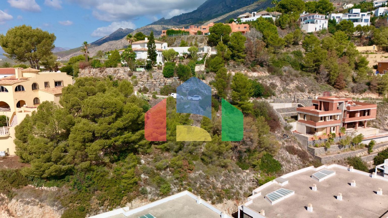 Земля в продаже в Альтеа ла Велья — Ваш идеальный уголок на побережье!