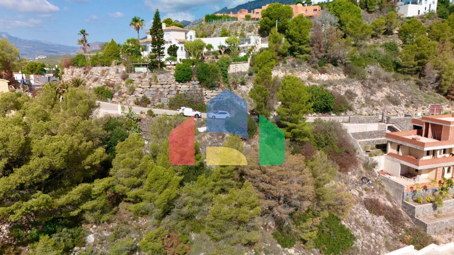 Земля в продаже в Альтеа ла Велья — Ваш идеальный уголок на побережье!