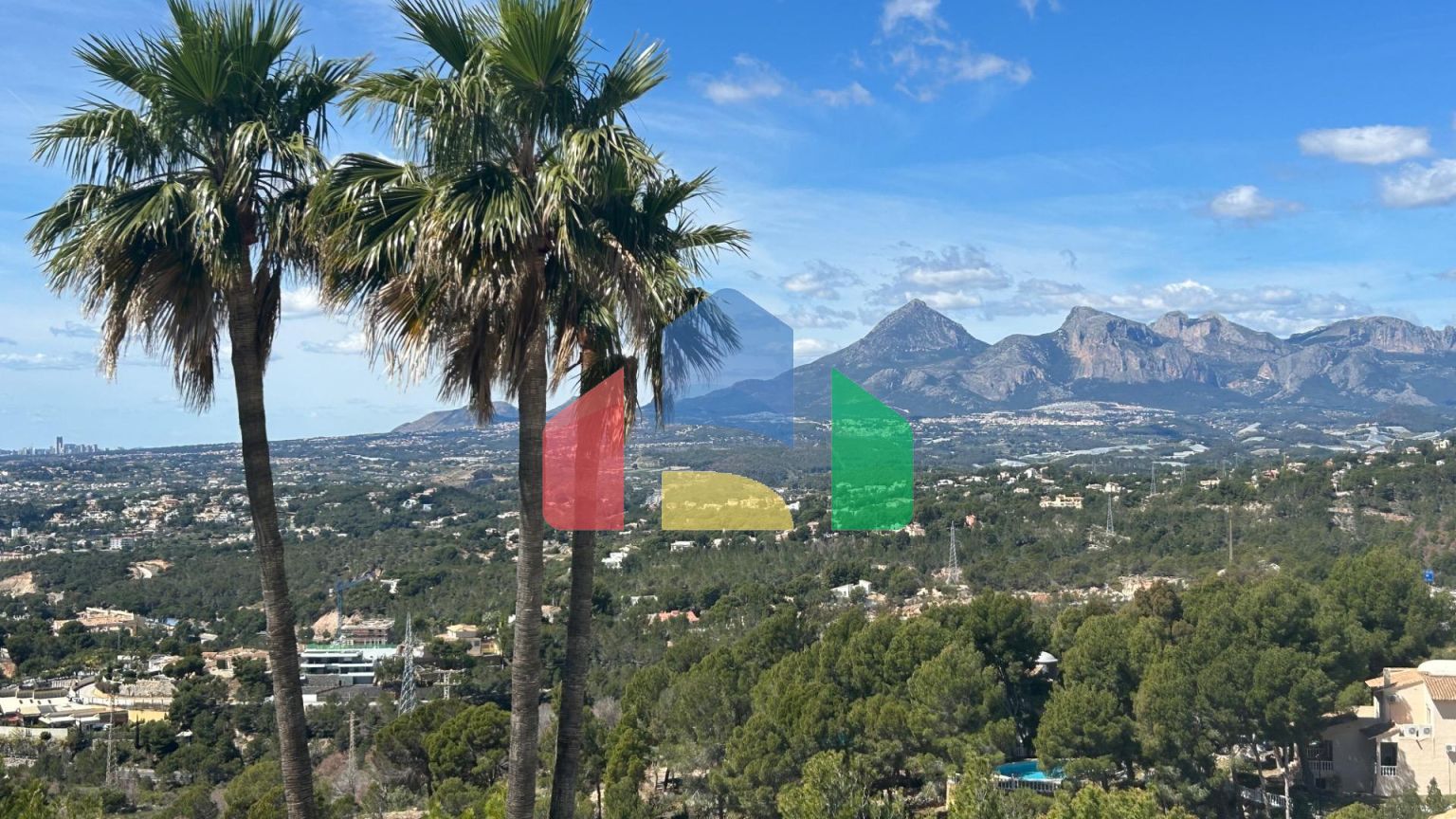 Вилла в средиземноморском стиле с видом на море в Алтеа Хиллс