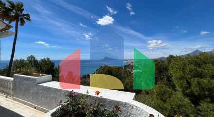 Вилла в средиземноморском стиле с видом на море в Алтеа Хиллс