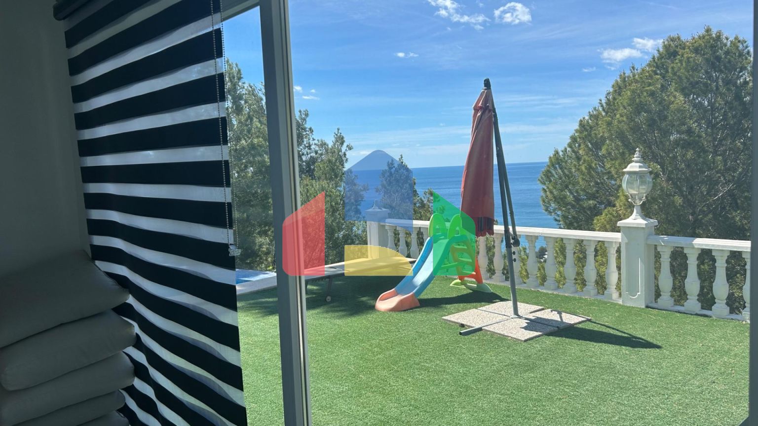 Вилла в средиземноморском стиле с видом на море в Алтеа Хиллс