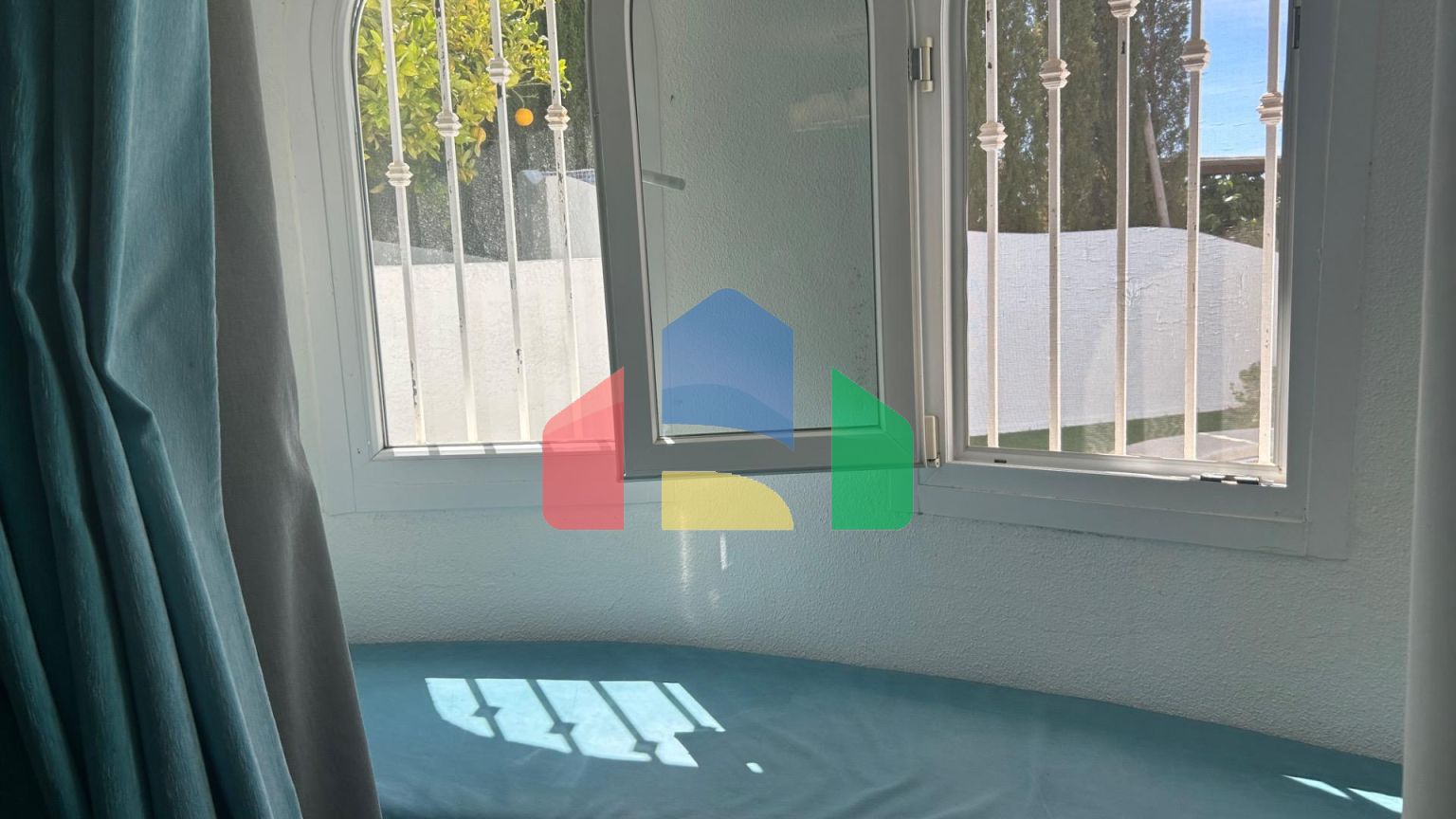 Вилла в средиземноморском стиле с видом на море в Алтеа Хиллс