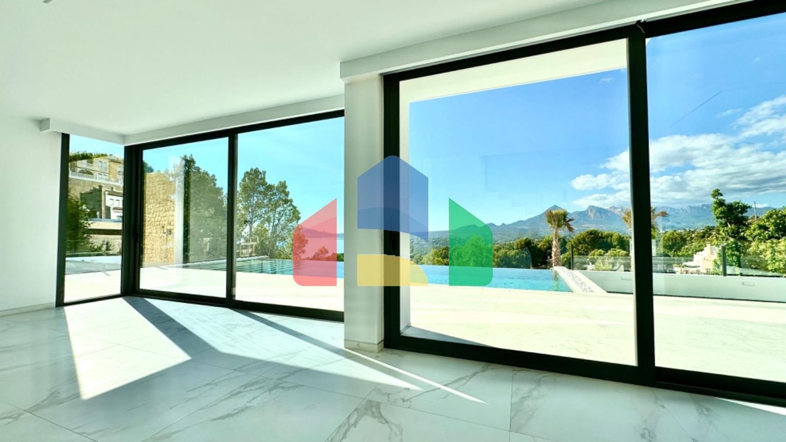 РОСКОШНАЯ ВИЛЛА В АЛЬТЕА ХИЛЛС