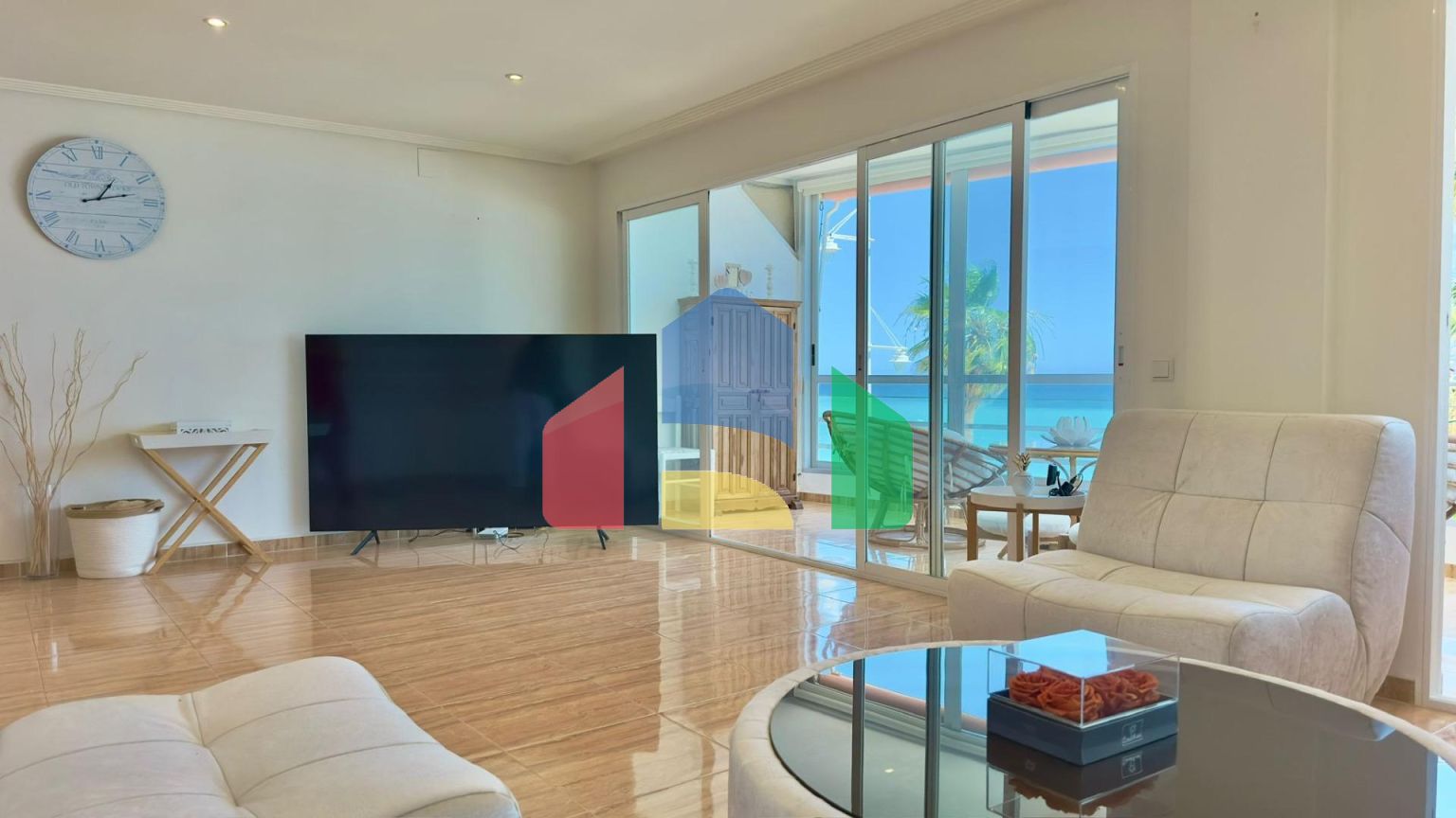 Квартира на пляже Альбира с видом на море