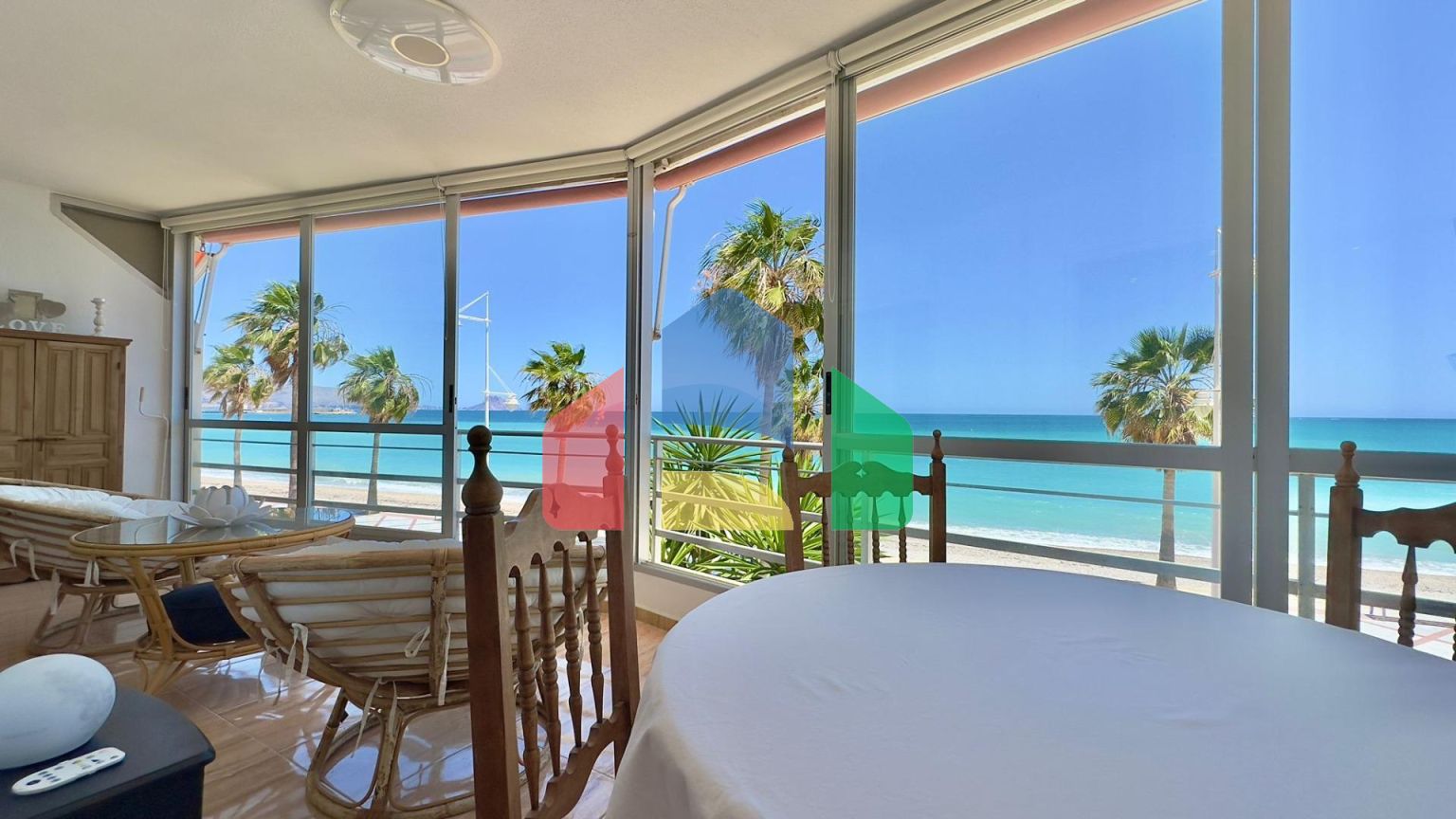 Квартира на пляже Альбира с видом на море