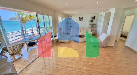 Квартира на пляже Альбира с видом на море