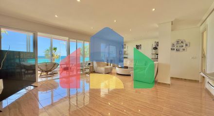 Квартира на пляже Альбира с видом на море