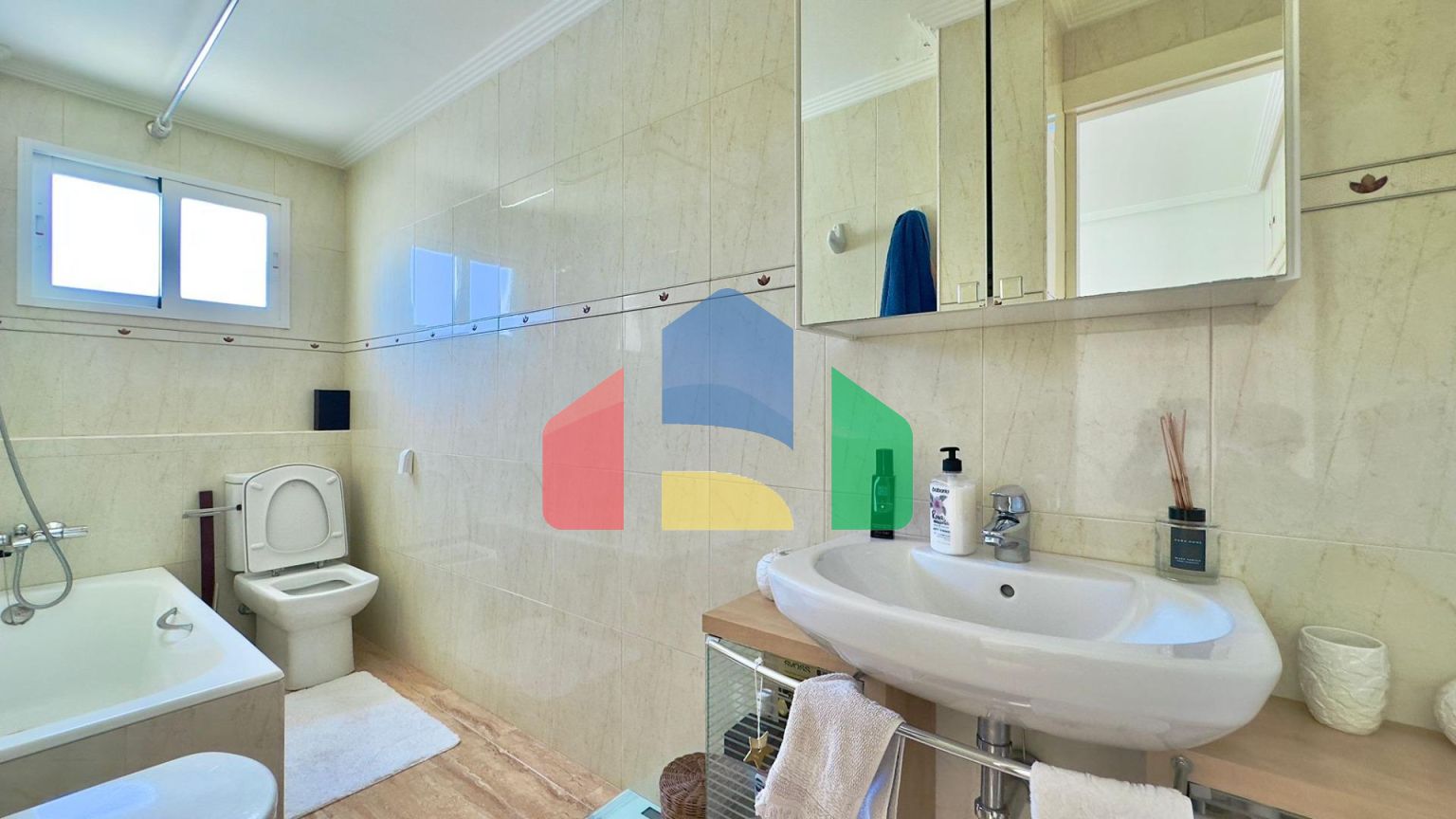 Квартира на пляже Альбира с видом на море