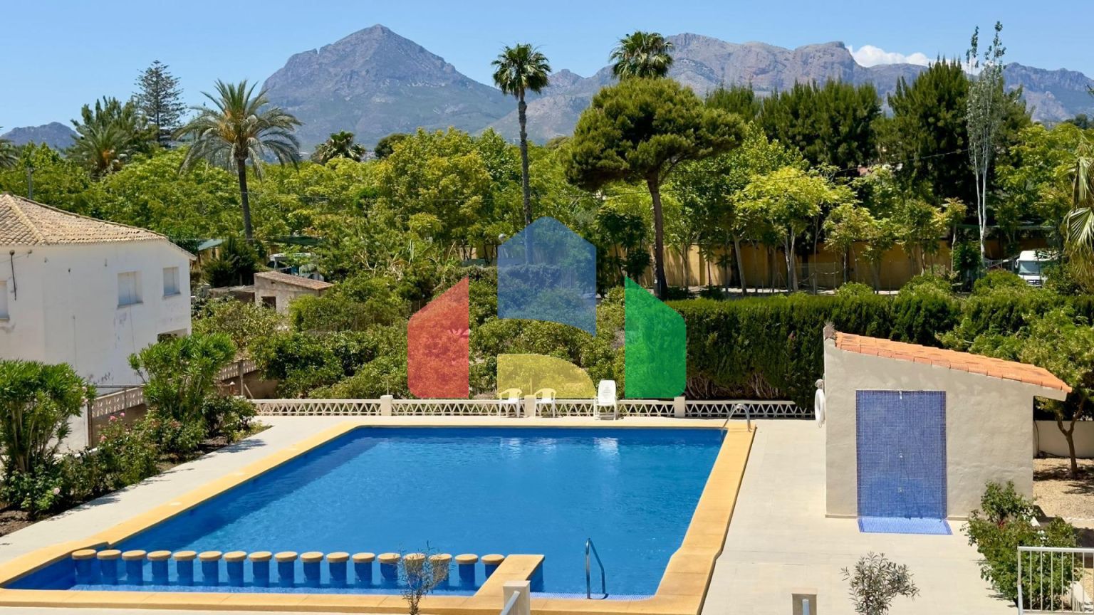 Квартира на пляже Альбира с видом на море